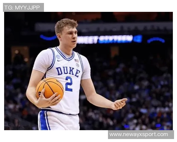 弗拉格三度刷新詹姆斯纪录成NBA历史最年轻球员展现非凡风采