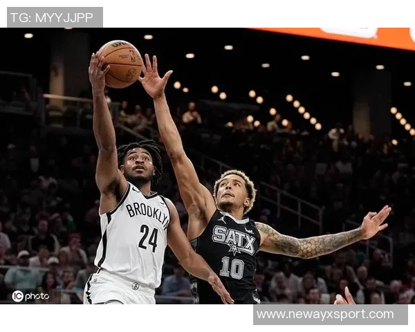 篮网官方宣布卡梅隆托马斯因腿筋紧张提前退赛将不再回归比赛